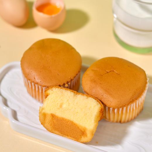【梨花土鸡蛋•鸡蛋糕】绵密湿软到入口即化！蛋糕体软fufu的，咬下去像咬云朵一样蓬松，甜度刚好不腻人，30年烘焙老品牌，56%以上梨园散养土鸡蛋，0防腐剂0蔗糖，21天短保超新鲜。 商品图4