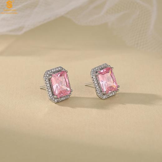 【香港周六福黄金钻石首饰】K铂金CNC彩宝钻石粉色浪漫耳钉 商品图2