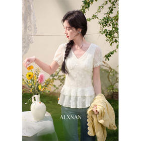 鹿向南「清浅时光」法式白杏色短袖衬衫女夏季漂亮独特蕾丝上衣