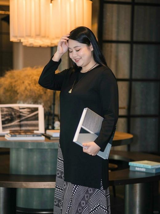 【群内福利】【拼接套头款连衣裙】不显臃肿，非常显瘦！非常有气质！黑色部分面料为100%纯棉，花色拼接部分为聚酯纤维 商品图1