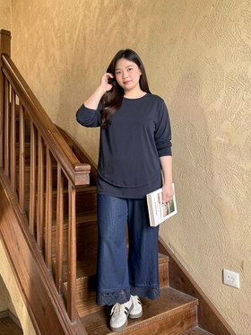 【群内福利】【拼接绣花边 软牛仔裤】松紧腰，垂坠感非常好！！非常亲肤的软牛仔，强力推荐，带光泽感，直筒9分裤，遮肉显瘦，穿不惯牛仔的姐妹，试穿这件都爱上了