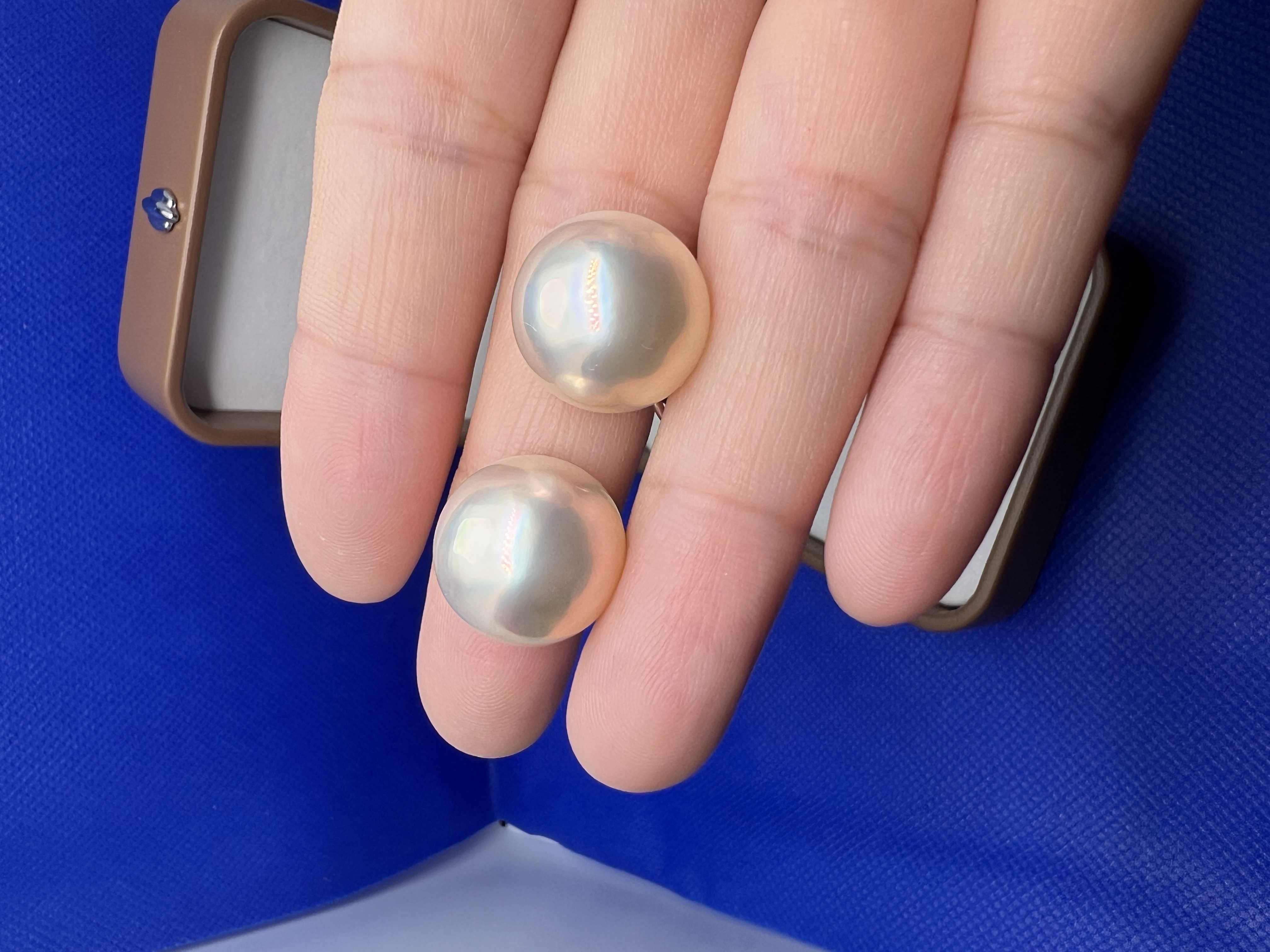 【日本溯源之旅】14k金 经典圆形无边镶马贝 15mm青粉光 简约优雅 弹力双夹 6.4g（展会产品拍下后不支持7天无理由退换货）