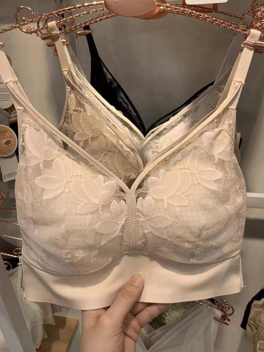 【线下实体资源 峰度旗下高中大学内衣品牌】专柜在售 雅丝婷正品 高中大学女生的内衣 轻薄透气杯无痕背心式内衣 夏天清凉必备神器🌬️轻薄透气✅无感清凉✅抑菌防螨✅无钢圈有型自由 商品图2