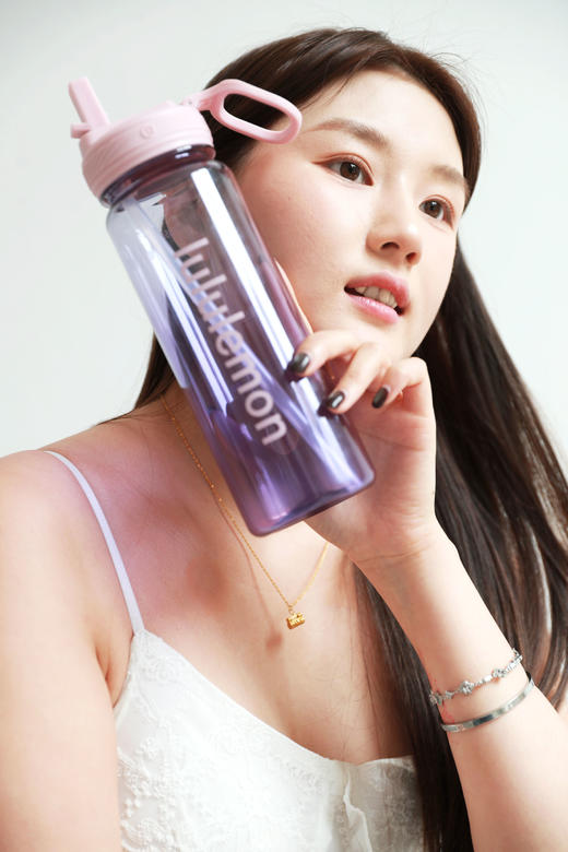 心头爱水杯，配色都好好看！！710ml貌美又高颜值运动水瓶E040266 商品图12