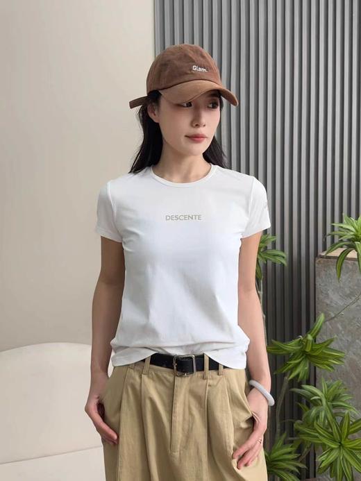 点此购买 迪桑特夏季TRAINING系列女士收腰短袖T恤 qk 344047 商品图5