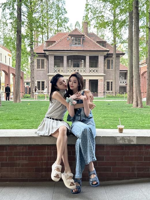 香奈儿 经典系列 魔术贴凉/拖鞋 商品图3