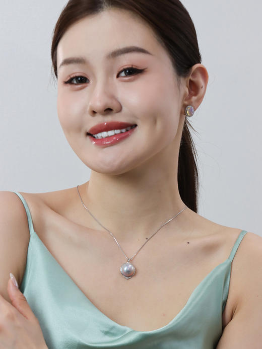 【日本溯源之旅】18k金银蓝马贝珍珠钻石吊坠 吊坠尺寸:约18*25mm钻石分数:0.04ct（展会产品拍下后不支持7天无理由退换货） 商品图4