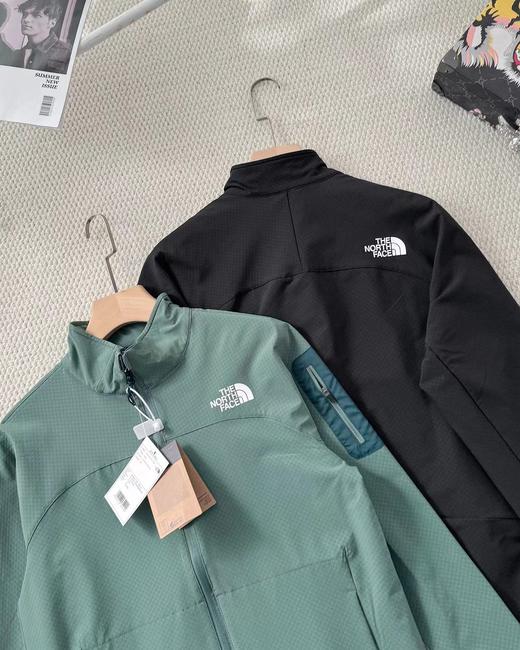 F040202春夏新款棋盘格抓绒面料软壳防泼水户外男款长袖外套 商品图3