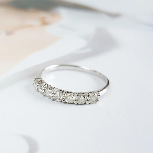 莱绅通灵PT950铂金时尚简约群镶0.50克拉钻石戒指14号（戒圈可改）120326NJS05 商品图3