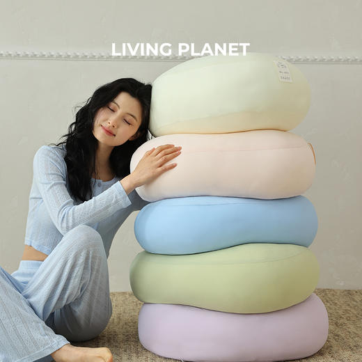 无印同厂【LIVING PLANET 软fufu泡芙枕/靠垫】极简日系美学  触感细腻顺滑，凉感持久稳定 居家、办公、休憩刚需舒适好物 商品图1