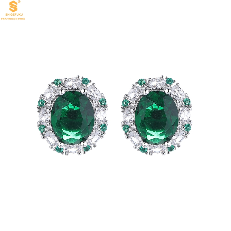 【香港周六福黄金钻石首饰】K铂金CNC彩宝钻石惊艳时光祖母绿耳钉