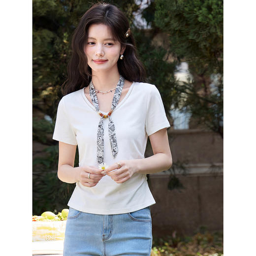 鹿向南【0405/20:00新品前1小时7折限量100件】白色V领短袖T恤 商品图0