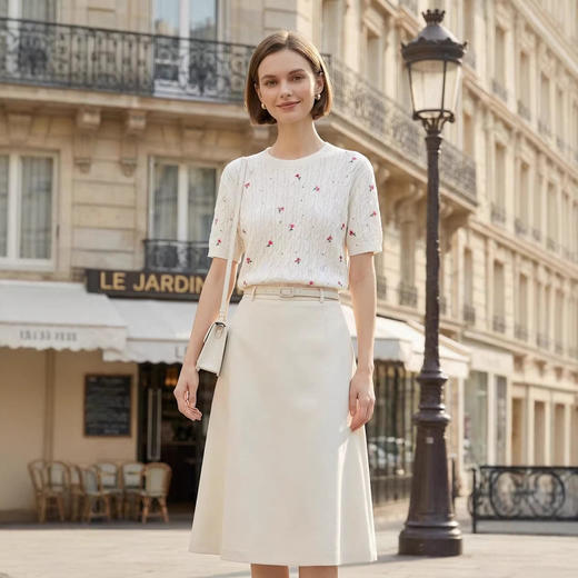 「自」全新升级【铂金会员174/天猫229/差价55】(11416)洛诗琳玫瑰绣花针织短袖2026新款圆领显瘦绞花针织上衣 商品图3