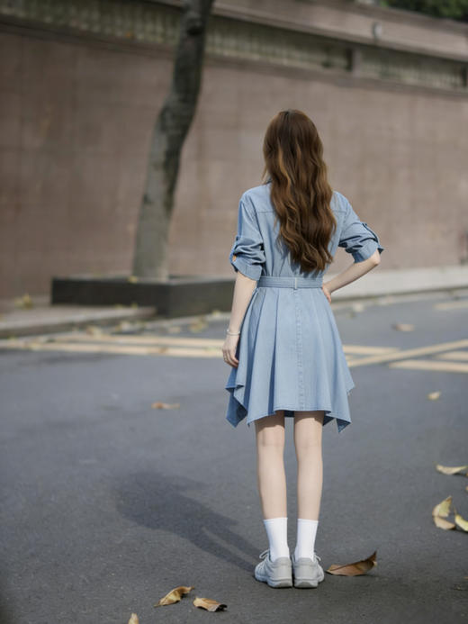 【百图lulu定制】【预售4月11日发】【少年派牛仔连衣裙】莱赛尔 棉混纺 收腰  不规则下摆  五分袖 牛仔连衣裙 商品图3