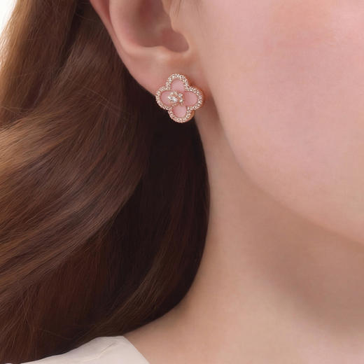 三彩2026新玫瑰金轻奢粉色四叶海棠纹耳钉法式锆石幸运百搭气质女 商品图2