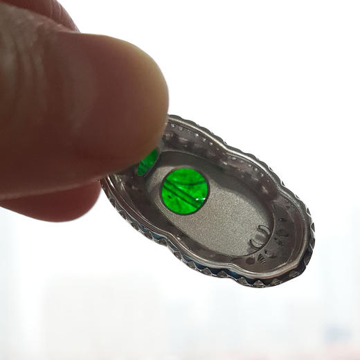 【天然正品】A货翡翠AU750收藏级白金镶钻镶天然细腻满绿冰种叶子造型（金枝玉叶）翡翠吊坠项链41.5*16.9*7.8MM（皆取最大值）131125AH21 商品图3