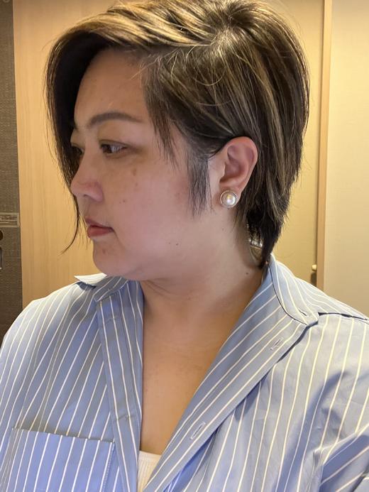 【日本溯源之旅】14k金马贝耳夹 通勤必备 青光炫色 马贝尺寸12-13mm 经典麻花边 弹力双夹 3.8g（展会产品拍下后不支持7天无理由退换货） 商品图3