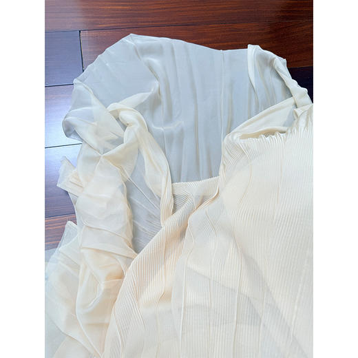 【贝拉推荐】犹抱琵琶 巨美巨仙的纱裙！真丝混纺不规则 压褶长半裙 巨幅摆飘无比逸款 仙女们必入款！ 商品图4