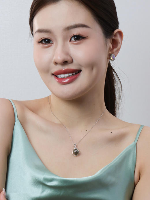 【日本溯源之旅】18k金大溪地孔雀绿珍珠钻石吊坠 11-12mm 钻石分数:0.06ct（展会产品拍下后不支持7天无理由退换货） 商品图4