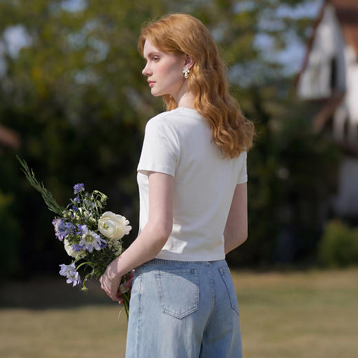 西遇2026夏新款斜领抽绳T恤女修身显瘦不规则设计感纯色短袖上衣E0060271 商品图4