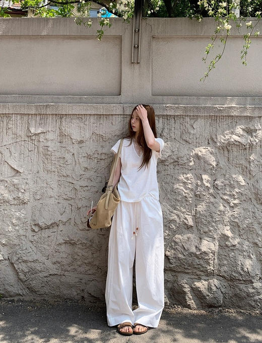 慵懒浪漫睫毛蕾丝V领水洗棉T恤 商品图12