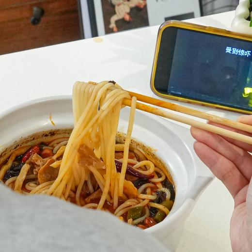 【斌哥优选】柳州冰鲜螺蛳粉，一口入魂，不臭非重口。非速食流水线货，短保锁鲜更地道。煮好就是街边老味道。 商品图3