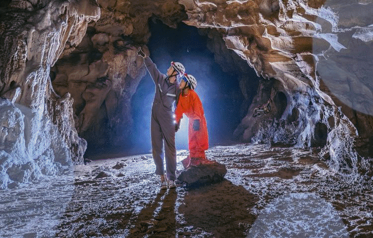 五一限时早鸟减200【探秘贵州·上天入地小勇士】5天4晚亲子营，中国天眼FAST天文课堂、中国天峒地心探险、卡斯特洞穴速降、中国天坑地质课堂、布依寨非遗体验，打卡天空之桥