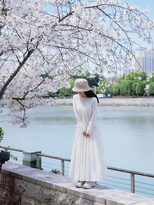 【100%精纺羊毛   肌理感树皮花一字领长袖】会呼吸的羊毛薄衫  预售7-10天 夏日羊毛系列 软糯亲肤敏感肌适用  高弹力包容各种身形  单穿、打底皆可适配多种场合 湖州仓 商品图1