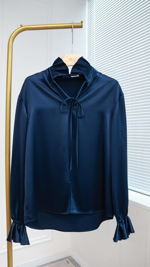 绾风|鎏光花瓣领缎面衬衣 商品图0