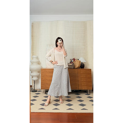 此刻停留 小众品牌尾DAN 100%亚麻 大A摆斜裁半裙 灰色宽条纹 品质控们的必BUY款 商品图1