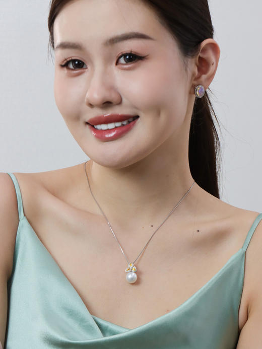 【日本溯源之旅】三叶草-18k金澳白珍珠钻石吊坠 12-13mm 钻石分数:0.3ct（展会产品拍下后不支持7天无理由退换货） 商品图4