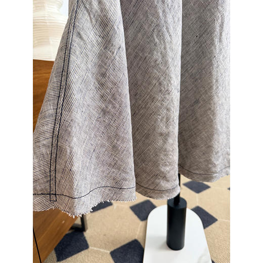 此刻停留 小众品牌尾DAN 100%亚麻 大A摆斜裁半裙 灰色宽条纹 品质控们的必BUY款 商品图5