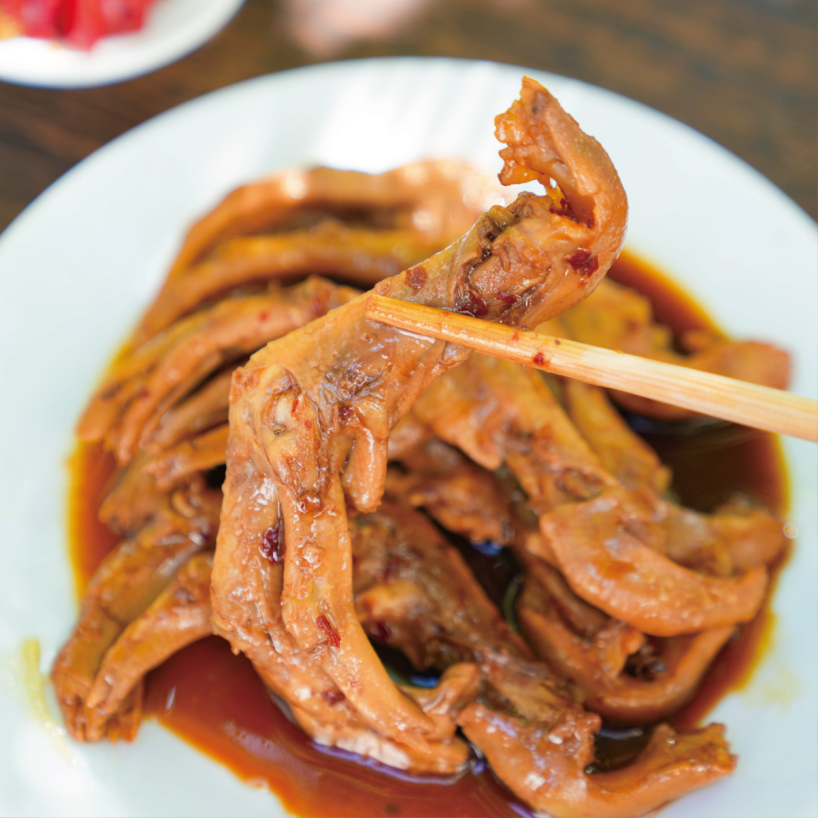 软糯糯鸭掌  200g/袋   个大饱满，鲜香软糯，轻轻一抿就脱骨