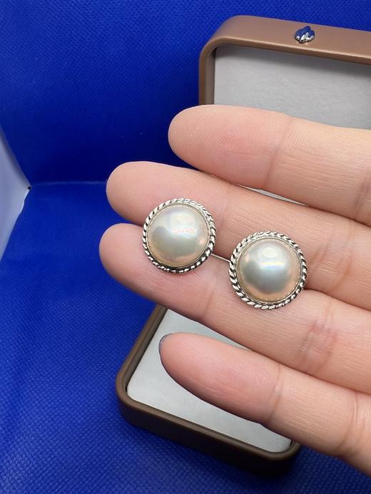 【日本溯源之旅】14k金马贝耳夹 通勤必备 青光炫色 马贝尺寸12-13mm 经典麻花边 弹力双夹 3.8g（展会产品拍下后不支持7天无理由退换货） 商品图1