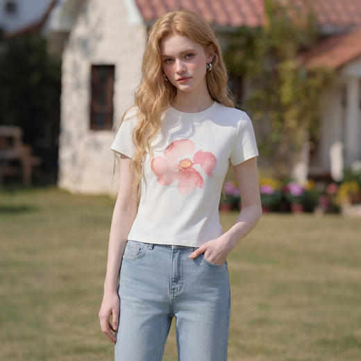 西遇2026夏新款水彩花卉印花短袖T恤女宽松休闲百搭显瘦白色上衣E0060273 商品图2
