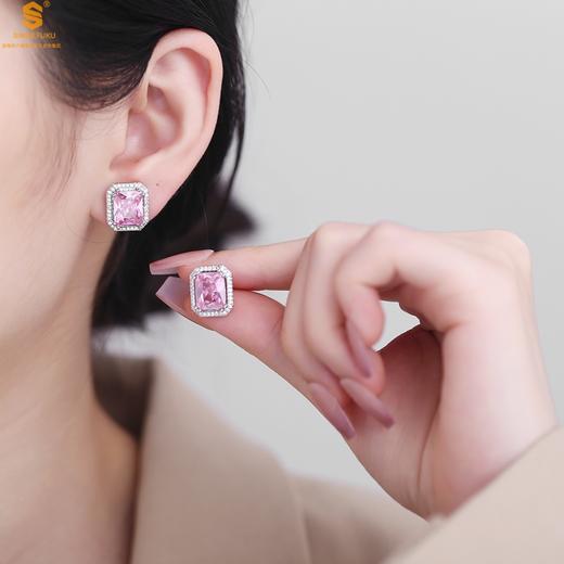 【香港周六福黄金钻石首饰】K铂金CNC彩宝钻石粉色浪漫耳钉 商品图4