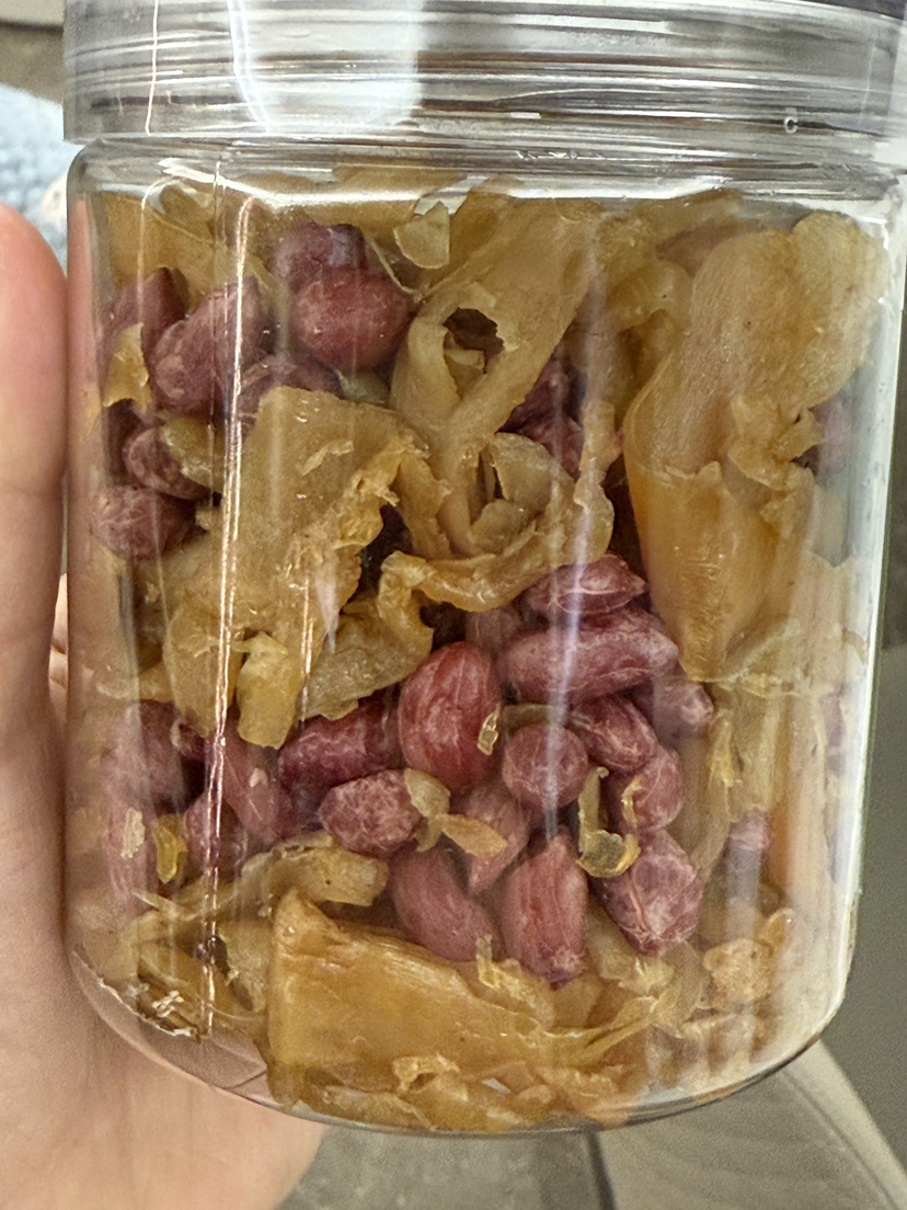 小零嘴 临安笋干花生  最嫩的笋，最香的红衣小花生，配料表超干净，咸啧啧，鲜嘟嘟