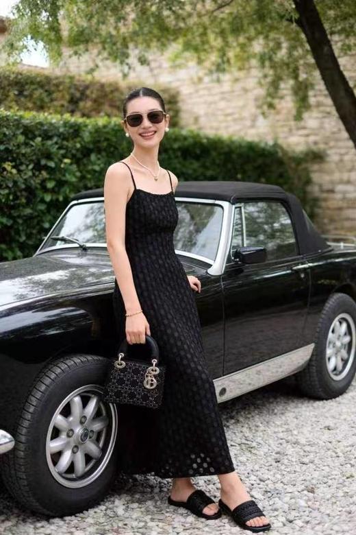 SC2S53_漆黑色_连衣裙_春夏_方领吊带提花收腰显瘦 A 字长裙_高级女装_BERNIEELEN伯妮斯茵 商品图0