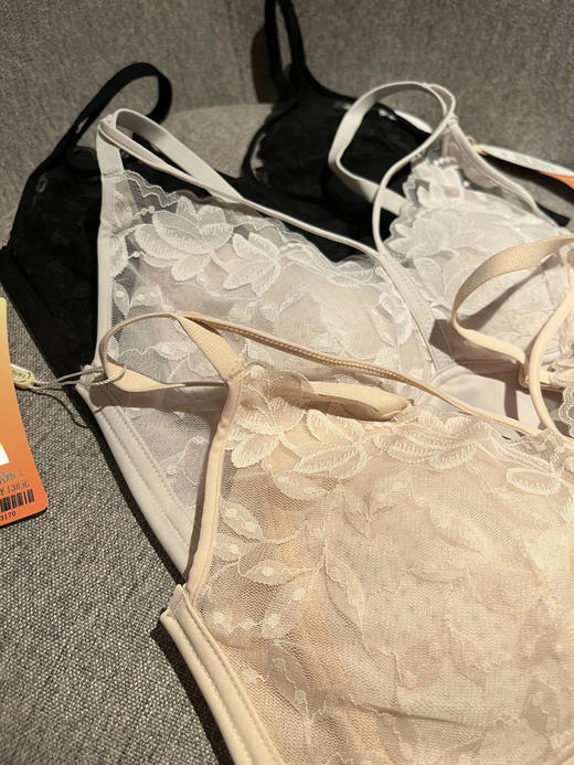 【线下实体资源 峰度旗下高中大学内衣品牌】专柜在售 雅丝婷正品 高中大学女生的内衣 轻薄透气杯无痕背心式内衣 夏天清凉必备神器🌬️轻薄透气✅无感清凉✅抑菌防螨✅无钢圈有型自由 商品图6