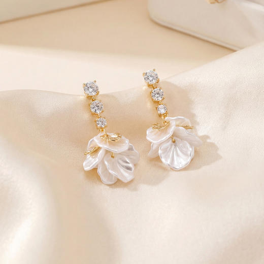 三彩2026新款立体花瓣流苏耳环S925银针轻奢锆石链法式甜美女 商品图4
