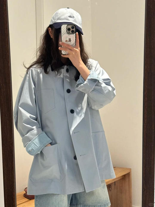 全棉斜纹风衣 高密全棉斜纹夹克巴恩风外套 藏青灯芯绒撞色翻领 高密全棉斜纹 细密平整 色泽温润 垂坠却不贴肤 抗皱好打理 商品图4