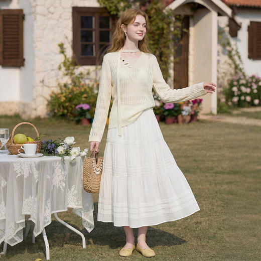 西遇法式慵懒镂空针织衫2026春薄款贝壳装饰休闲透气罩衫上衣H0060243 商品图1