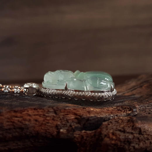 【天然正品】A货翡翠AU750收藏级白金镶钻镶天然细腻白色飘蓝花高冰种佛公翡翠吊坠项链 54CM（长度可调节）230326NJS36 商品图8