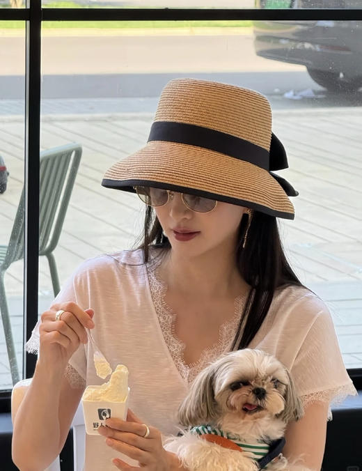 慵懒浪漫睫毛蕾丝V领水洗棉T恤 商品图0