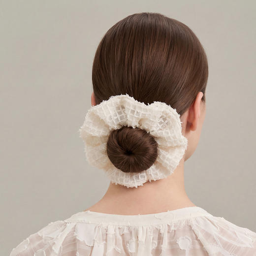 三彩2026新款白色褶皱发圈丸子头皮筋头饰毛边大肠优雅韩系温柔女 商品图2
