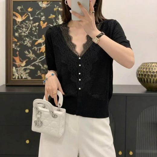 浮雕蕾丝~韩系V领蕾丝拼接短袖针织衫女百搭时尚显瘦花边背心 商品图0