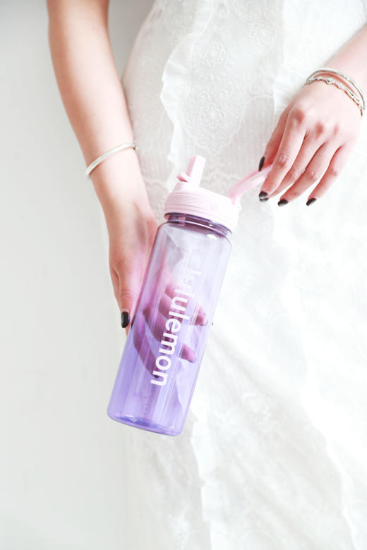 心头爱水杯，配色都好好看！！710ml貌美又高颜值运动水瓶E040266 商品图14