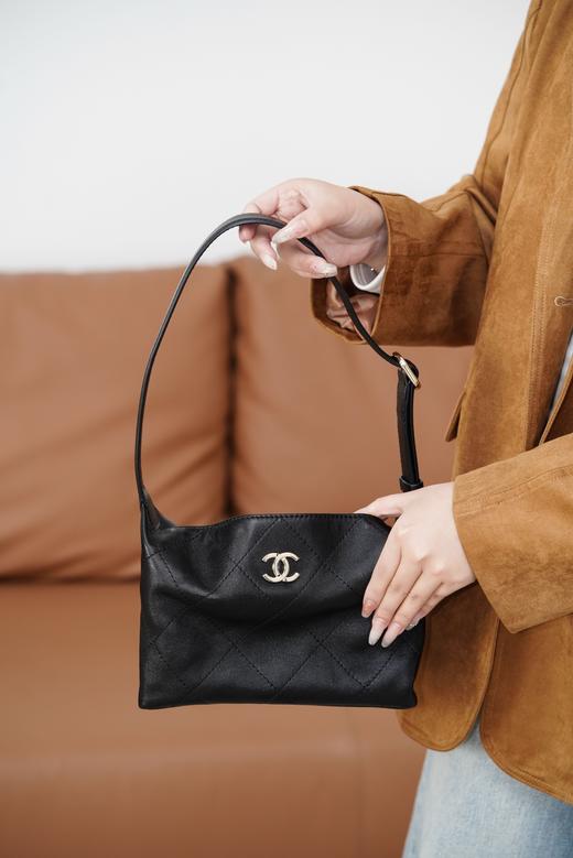 香奈儿 26P系列 hobo腋下包 黑金 商品图5