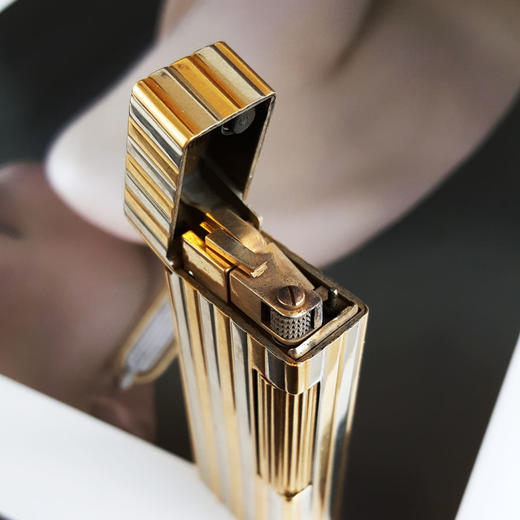 【9成新】Dunhill 登喜路18K双色金竖纹时尚打火机24*65*13MM 140226NJS25 商品图4