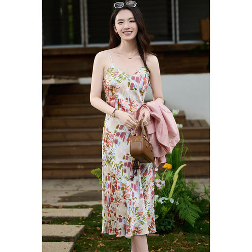 春日油画 米思阳2026春夏新款优雅淑女印花吊带裙修身显瘦中长连衣裙2521/1034 商品图1